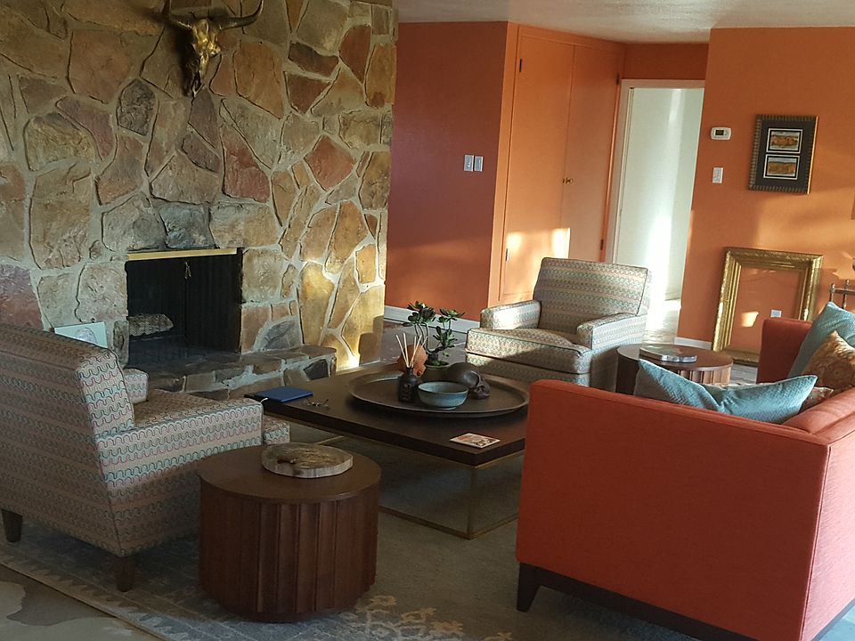 Estate cleanout services - furnished living room ready for cleanout